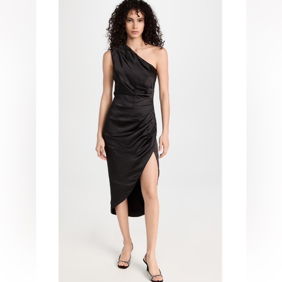 NWT Elliatt black Cassini one shoulder midi dress